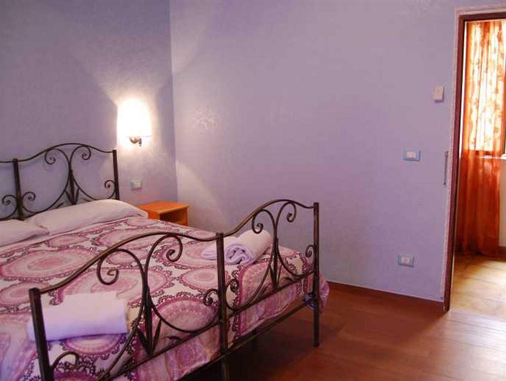 Pensión Casa Cleo 2*
